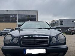 Schwarz Gebraucht 1997 Mercedes E200 Elegance Limousine | 4.800 € (Guter Preis)
