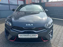 Grau Gebraucht 2022 Kia ProCeed Kleinwagen | 26.980 € (Guter Preis)