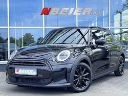 Schwarz (midnight black ii) Gebraucht 2023 Mini Cooper Kleinwagen | 26.890 € (Etwas zu teuer)