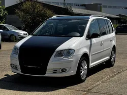 Weiß Gebraucht 2009 VW Touran Van / Kleinbus | 2.999 € (Teuer)
