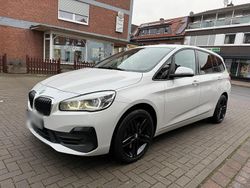 Weiß Gebraucht 2019 BMW 220 Gran Tourer Van / Kleinbus | 12.900 € (Fairer Preis)