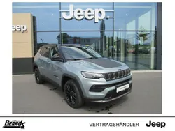Azure green/dach schwarz (metallic) Gebraucht 2022 Jeep Compass Limited SUV | 36.988 €