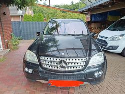 Schwarz Gebraucht 2006 Mercedes ML500 SUV | 8.999 € (Fairer Preis)