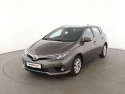Grau Gebraucht 2017 Toyota Auris Comfort Limousine | 15.790 € (Teuer)