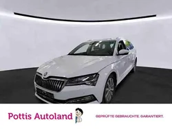 Weiss Gebraucht 2023 Skoda Superb Style Kombi | 31.977 € (Superpreis)