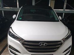 Weiß Gebraucht 2016 Hyundai Tucson SUV | 16.900 € (Fairer Preis)