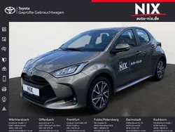 Manganbronze Gebraucht 2023 Toyota Yaris Team Kleinwagen | 20.300 € (Fairer Preis)