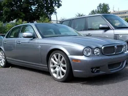 Grau Gebraucht 2008 Jaguar XJ Executive Limousine | 11.305 €