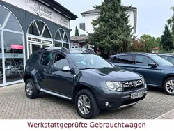 Grau Gebraucht 2015 Dacia Duster Lauréate SUV | 8.450 € (Fairer Preis)