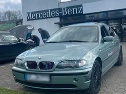 Grün Gebraucht 2005 BMW 325 Limousine | 2.500 € (Fairer Preis)