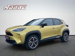 Warm gold metallic, dach schwarz Gebraucht 2022 Toyota Yaris Hybrid Elegant | 23.490 € (Fairer Preis)