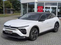 Perlmuttweiß metallic / dach Gebraucht 2023 Citroën C5 X PureTech Limousine | 26.990 € (Fairer Preis)