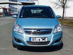 Blau Gebraucht 2009 Opel Zafira Van / Kleinbus | 3.800 € (Etwas zu teuer)