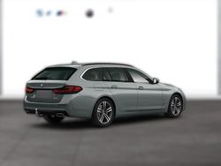 Metallic Gebraucht 2023 BMW 520 Efficient Dynamics Kombi | 40.710 € (Fairer Preis)