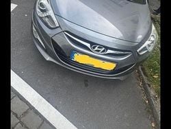 Grau Gebraucht 2014 Hyundai i40 Kombi | 4.500 € (Fairer Preis)