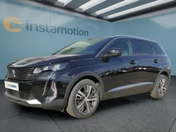 Schwarz Gebraucht 2023 Peugeot 5008 Van / Kleinbus | 28.599 € (Etwas zu teuer)