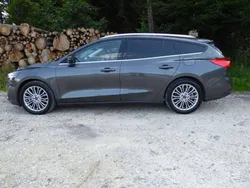 Grau Gebraucht 2020 Ford Focus Titanium Kombi | 16.500 € (Fairer Preis)