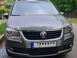 Grau Gebraucht 2009 VW Touran Freestyle Van / Kleinbus | 3.900 € (Guter Preis)