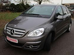 Mountaingrau met. Gebraucht 2011 Mercedes B180 Van / Kleinbus | 6.100 €