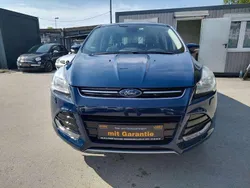 Blazerblau Gebraucht 2016 Ford Kuga Titanium SUV | 10.800 € (Guter Preis)