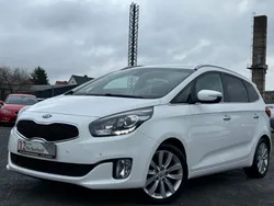 Weiß Gebraucht 2015 Kia Carens DREAM-TEAM Edition Van / Kleinbus | 9.499 € (Fairer Preis)