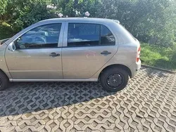 Silber Gebraucht 2007 Skoda Fabia Classic Limousine | 2.200 € (Guter Preis)