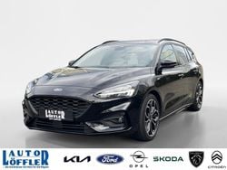 Obsidianschwarz Gebraucht 2022 Ford Focus ST-Line X Kombi | 20.410 € (Fairer Preis)