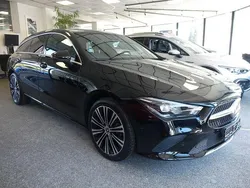 Schwarz Gebraucht 2023 Mercedes CLA200 Shooting Brake Kombi | 31.490 € (Fairer Preis)
