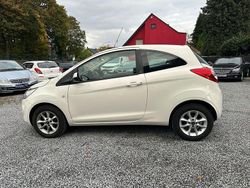 Weiß Gebraucht 2014 Ford Ka Cool & Sound Edition Kleinwagen | 3.999 € (Fairer Preis)