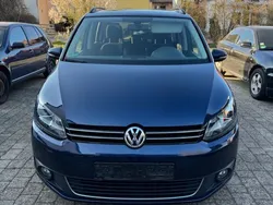 Blau Gebraucht 2015 VW Touran Comfortline Van / Kleinbus | 12.699 € (Guter Preis)