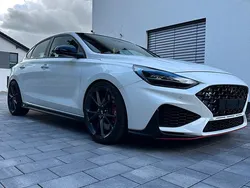 Weiß Gebraucht 2021 Hyundai i30 Limousine | 24.599 € (Fairer Preis)