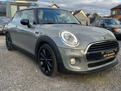 Moonwalk grey (metallic) Gebraucht 2016 Mini Cooper Kleinwagen | 9.890 € (Superpreis)