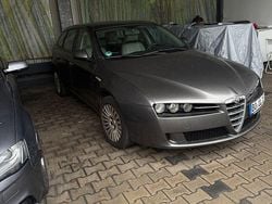 Grau Gebraucht 2008 Alfa Romeo 159 Kombi | 2.750 € (Fairer Preis)