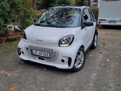 Weiß Gebraucht 2021 Smart ForTwo Electric Drive Cabrio | 9.600 €