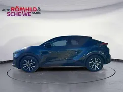 Midnight teal metallic/schwarz Neu 2024 Toyota C-HR Team SUV | 38.690 € (Fairer Preis)