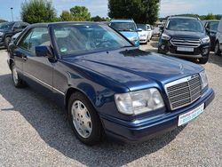 Blau Gebraucht 1995 Mercedes E220 Cabrio | 25.000 €