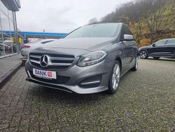 Grau Gebraucht 2018 Mercedes 180 Style Limousine | 17.750 € (Fairer Preis)