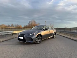 Grau Gebraucht 2018 Lexus IS300h Limousine | 22.400 € (Etwas zu teuer)