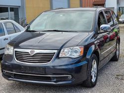 Blau Gebraucht 2013 Lancia Voyager Platinum Van / Kleinbus | 2.999 €