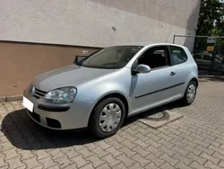 Silber Gebraucht 2005 VW Golf V Trendline Limousine | 900 € (Superpreis)