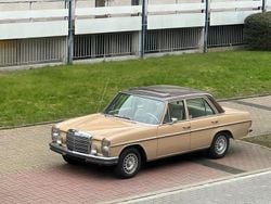 Beige Gebraucht 1972 Mercedes W114 Limousine | 9.999 €