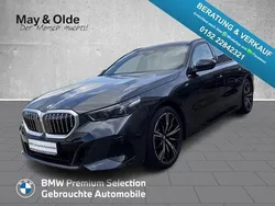 Grau Gebraucht 2025 BMW 520 M Sport Kombi | 48.790 €
