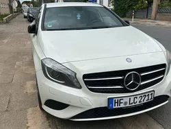 Weiß Gebraucht 2013 Mercedes A180 Limousine | 14.000 €