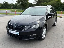 Schwarz Gebraucht 2018 Skoda Octavia Clever Kombi | 17.900 € (Fairer Preis)