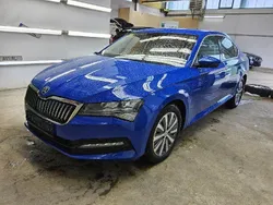 Blau Gebraucht 2022 Skoda Superb Ambition Limousine | 20.900 € (Fairer Preis)