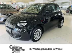 Onyx schwarz Gebraucht 2022 Fiat 500e Action Limousine | 17.490 € (Etwas zu teuer)