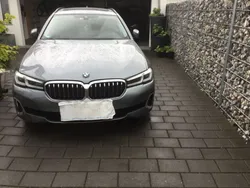 Grau Gebraucht 2021 BMW 520 Luxury Line Kombi | 29.500 € (Fairer Preis)
