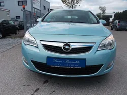 Blau Gebraucht 2010 Opel Astra Edition Limousine | 3.900 € (Superpreis)