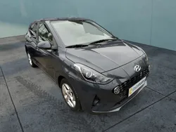 Grau Gebraucht 2021 Hyundai i10 Edition 30 Kleinwagen | 13.300 € (Fairer Preis)