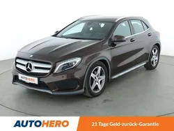 Braun Gebraucht 2017 Mercedes GLA200 AMG line SUV | 23.890 € (Etwas zu teuer)